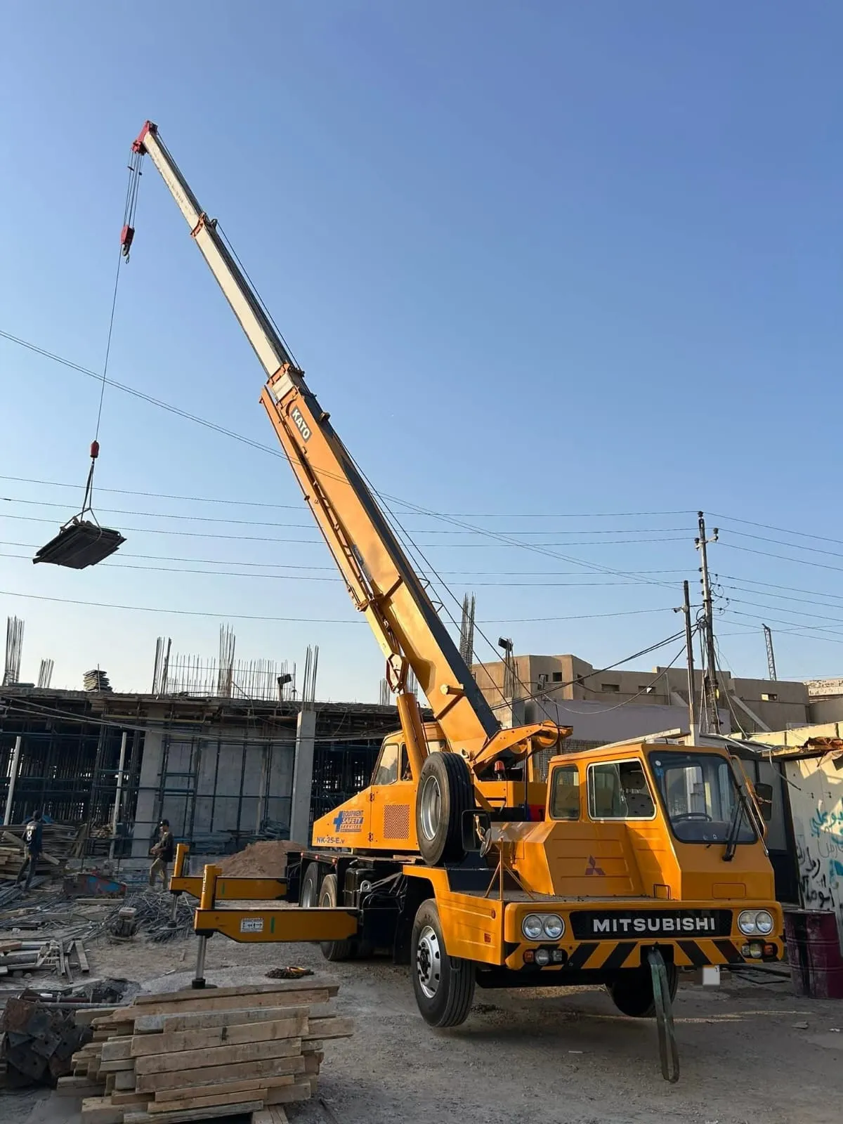 كرين 25 طن للإيجار