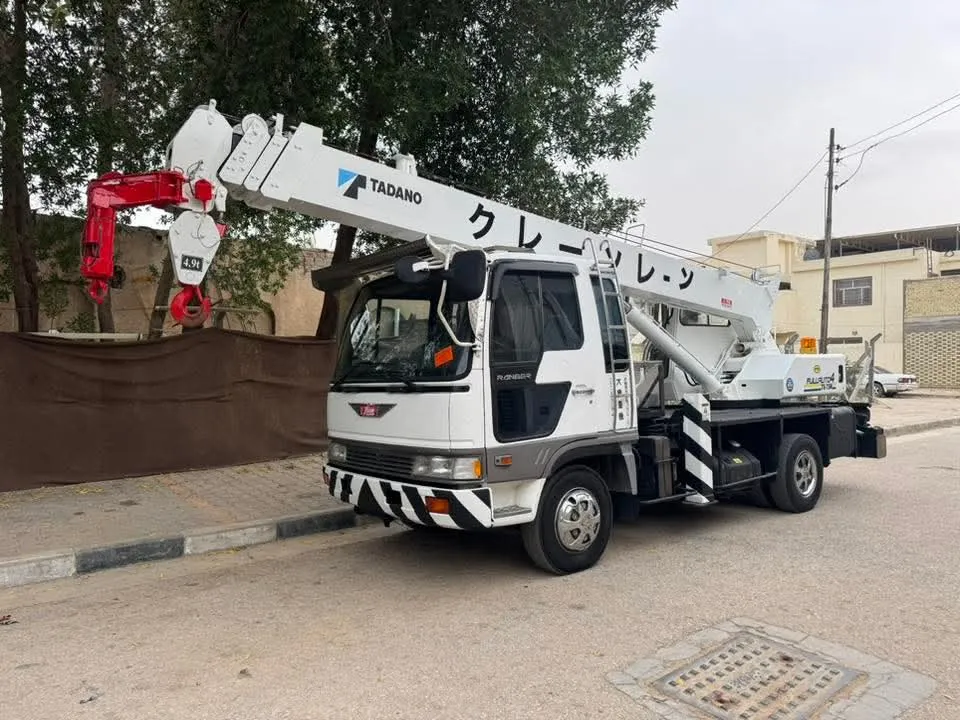 كرين بريدة لتنفيذ مهام الرفع في المشاريع الإنشائية